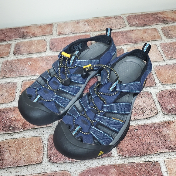 KEEN Newport H2 Womens 7 Sandals Blue Hiking Trail Waterproof Sport Closed Toe - Picture 1 of 6